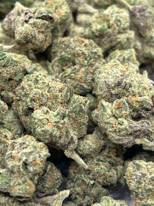 The Rise of THCa: Why Sophisticated Consumers are Switching to Federally Compliant Hemp